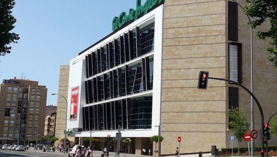 Fachada de El Corte Inglés en la calle María Auxiliadora