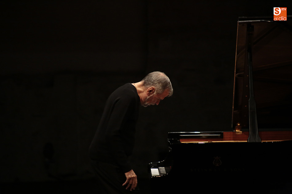 Foto 3 - El pianista Josep Colom interpreta obras de Chopin en el Teatro Liceo
