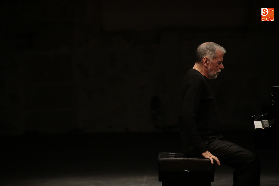 Foto 2 - El pianista Josep Colom interpreta obras de Chopin en el Teatro Liceo
