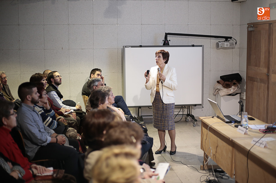Foto 5 - Isabel Moreno ofrece la conferencia ‘Los lirios del valle (Cant 2.1). De la Judea bíblica a la...