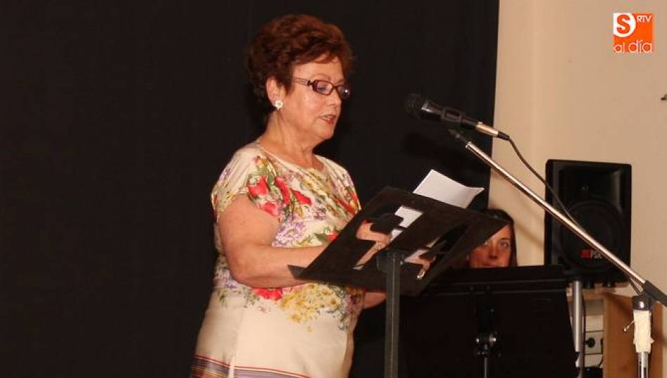 Teruqui Robledo en la entrega de premios durante un certamen literario