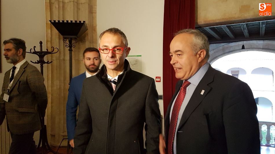 Ricardo Rivero, rector de la USAL, y Javier Melgosa, responsable de Colegios Mayores de la USAL