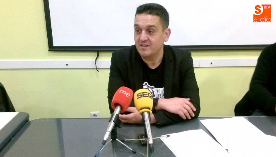 Carles Mulet, senador de Compromis, en una visita a Salamanca