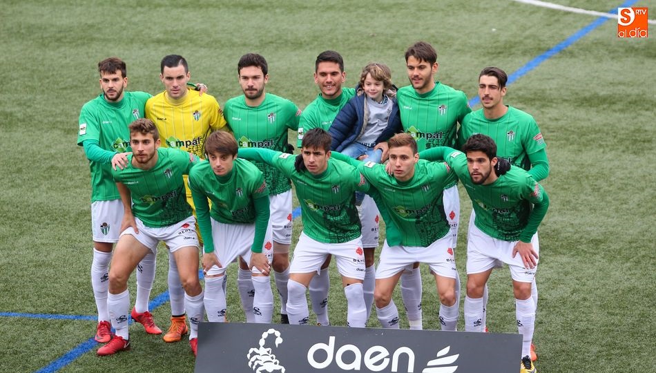 Once inicial del CD Guijuelo ane el San Sebastián de los Reyes. Fotos: Kiko Robles