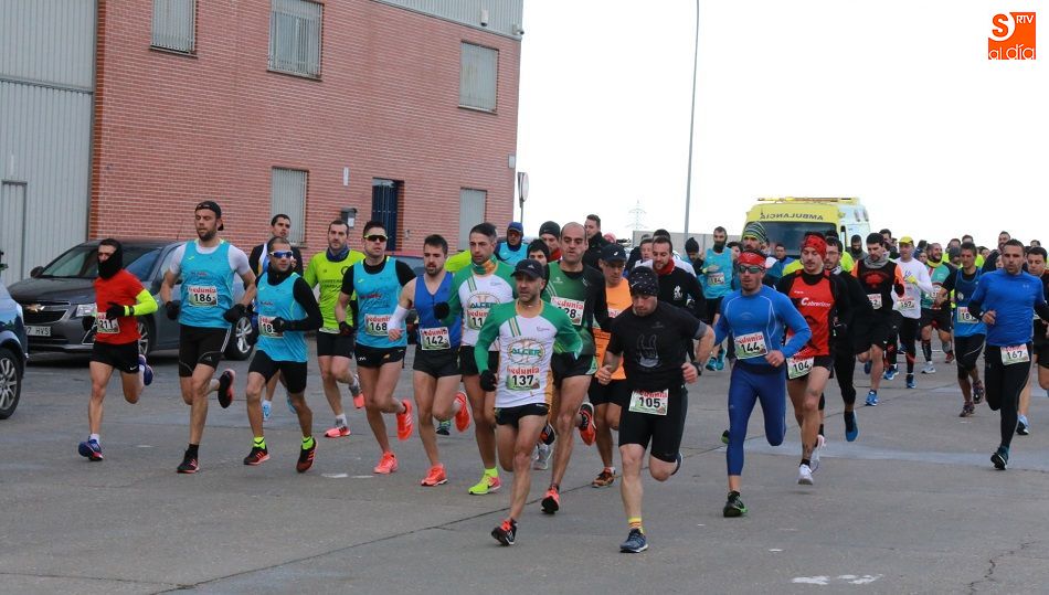 Primeros compases de la carrera absoluta. Fotos: Alberto Martín