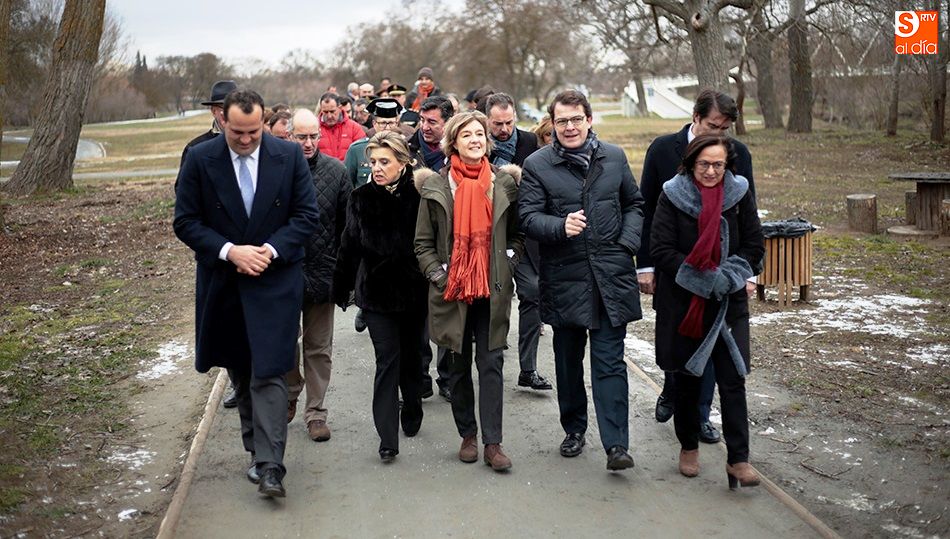 Paseo de las personalidades salmantinas escoltando a García Tejerina