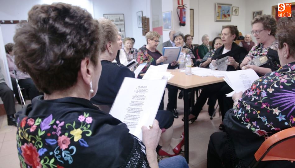 Un momento de una de las actividades que realizaron en la Asociación por Santa Águeda