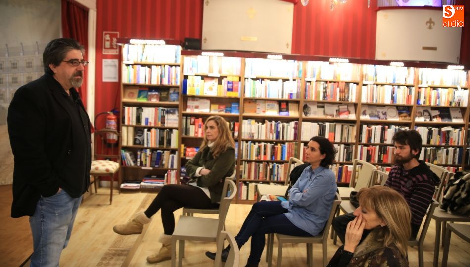 Luis García Jambrina, profesor y escritor, en su charla en Santos Ochoa