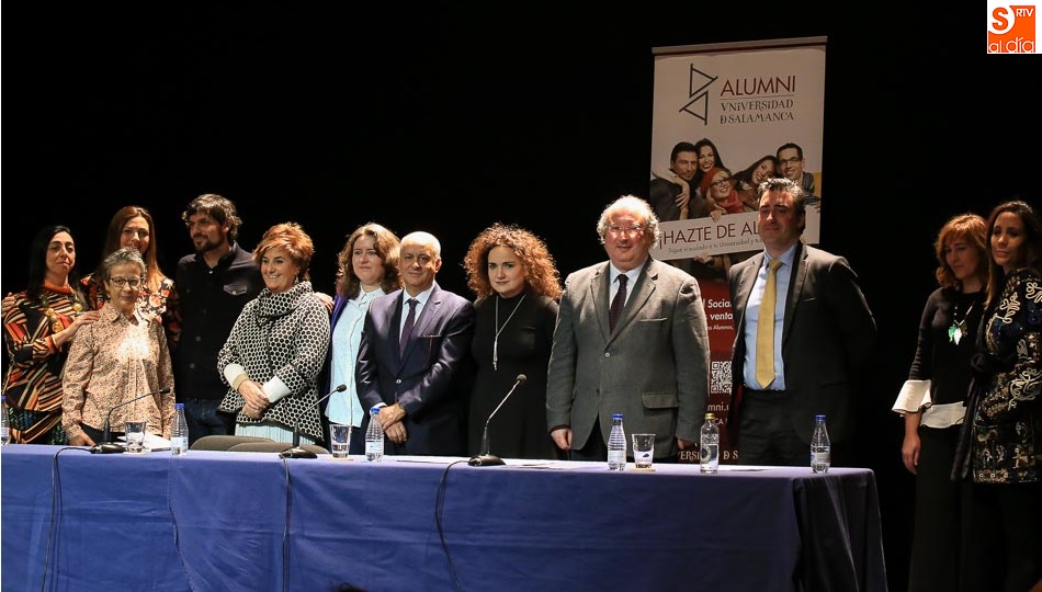 Momento del acto que se realizó en el Teatro Liceo