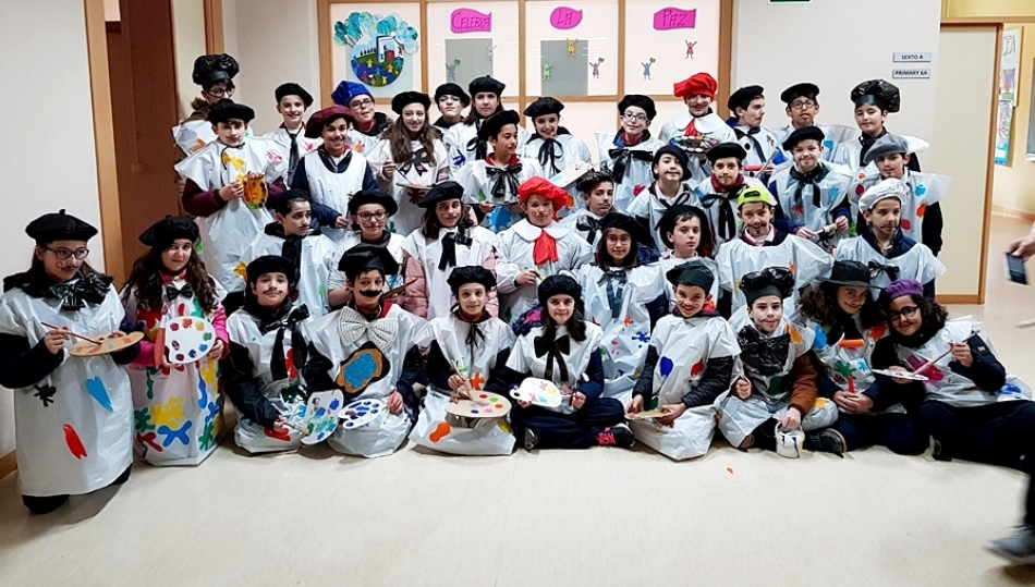 Foto familiar de varios alumnos del colegio las Esclavas