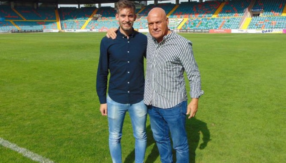 Pablo Cortés y Ramón Calderé en la presentación del técnico catalán. Foto: CF Salmantino UDS