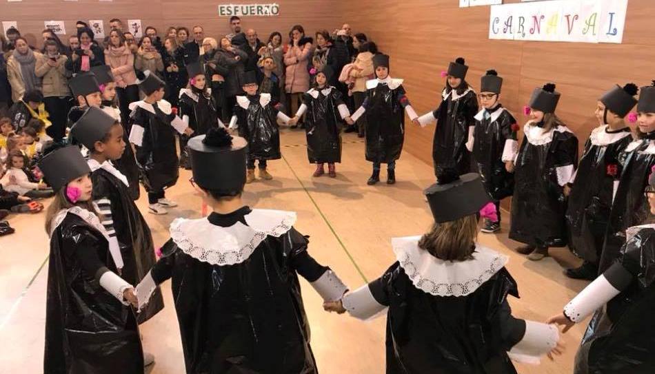 La fiesta de carnaval incluyó canciones y bailes