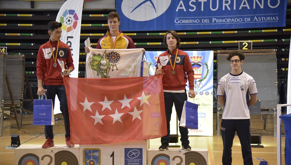 Daniel García, en lo más alto del podio.