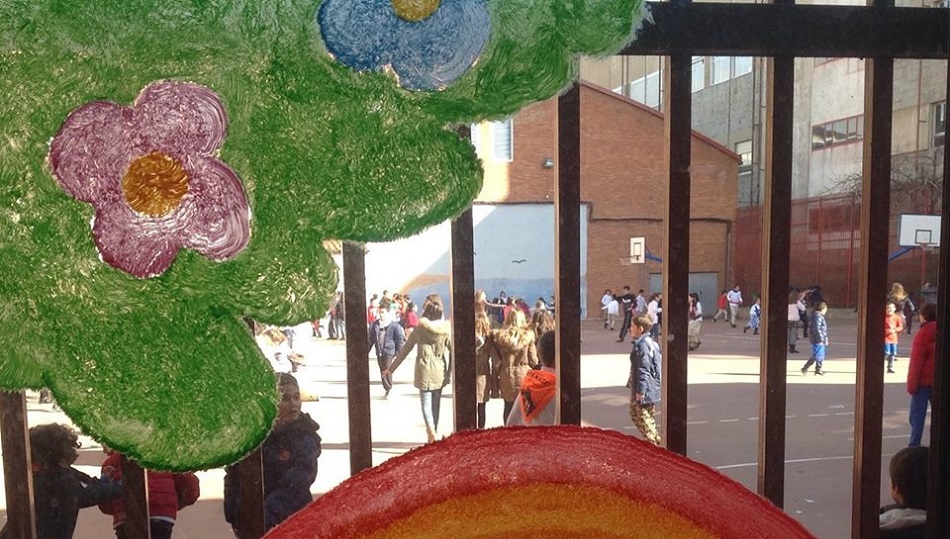 Imagen de los patios del Rufino Blanco durante un recreo.