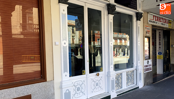 La tienda, inaugurada el pasado viernes en la Plaza de la Constitución, ha sufrido un robo de equipos que aún se esta valorando