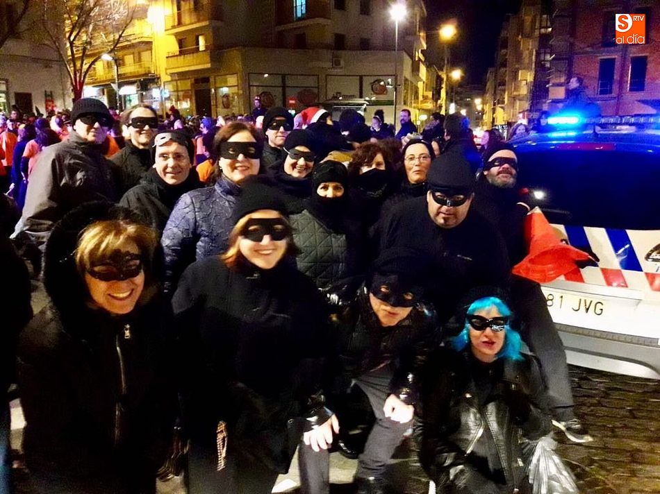 Las calles del Barrio del Oeste se llenan de animación con motivo del Carnaval  