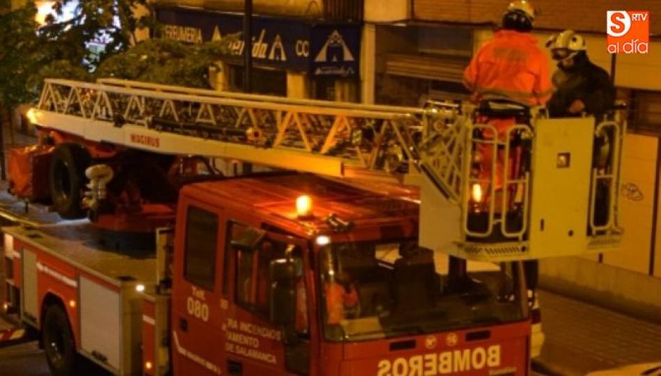 Una dotación de bomberos acudió a la zona de Van Dyck