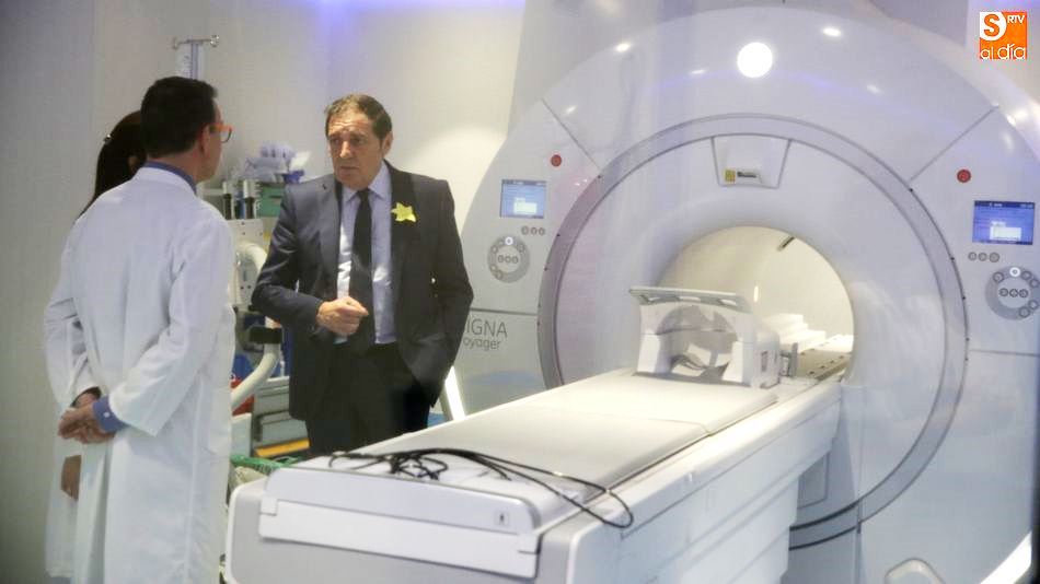 Visita del consejero de Sanidad a las instalaciones de la nueva resonancia mgnética. Fotos: Alberto Martín