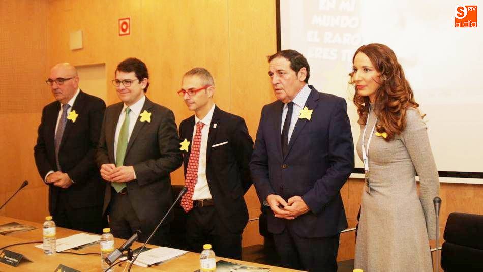 El consejero de Sanidad, Antonio Maria Sáez, segundo por la derecha, en la inauguración de este congreso / Foto de Alberto Martín