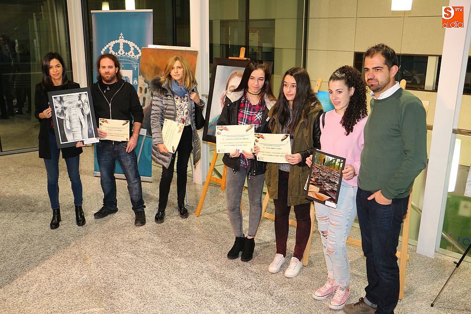 Foto de familia con todos los ganadores del IV Certamen de Jóvenes Talentos de Guijuelo