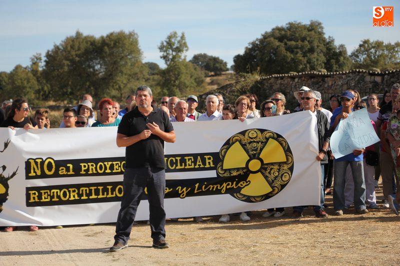 Jorge Rodríguez, alcalde de Villavieja de Yeltes, en una de las concentraciones contra la mina de uranio