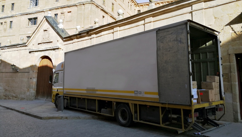 Camión que transportó las más de 3.000 cajas del archivo