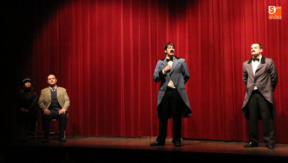 El público disfrutó de la comedia presentada por el grupo toledano, Los 27 elefantes / CORRAL