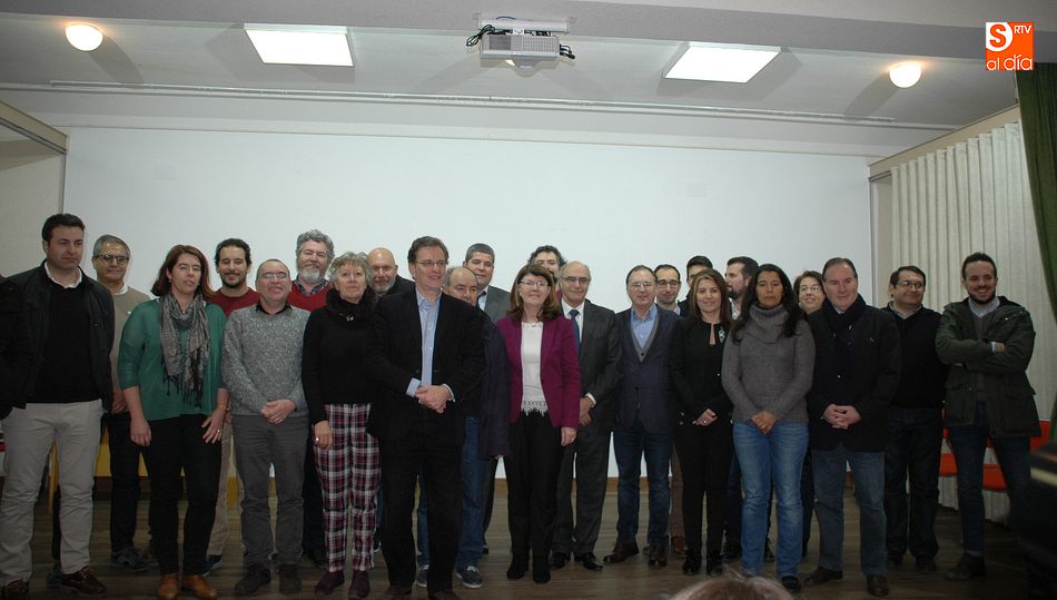 Comitiva de autoridades políticas portuguesas y españolas en Villavieja de Yeltes / FOTOS: SILVESTRE