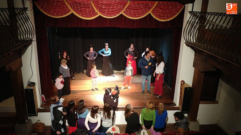 Pablo Chiapella ha estado presente durante varios días en los actos cotidianos de La Alberca para su programa El Paisano de TVE