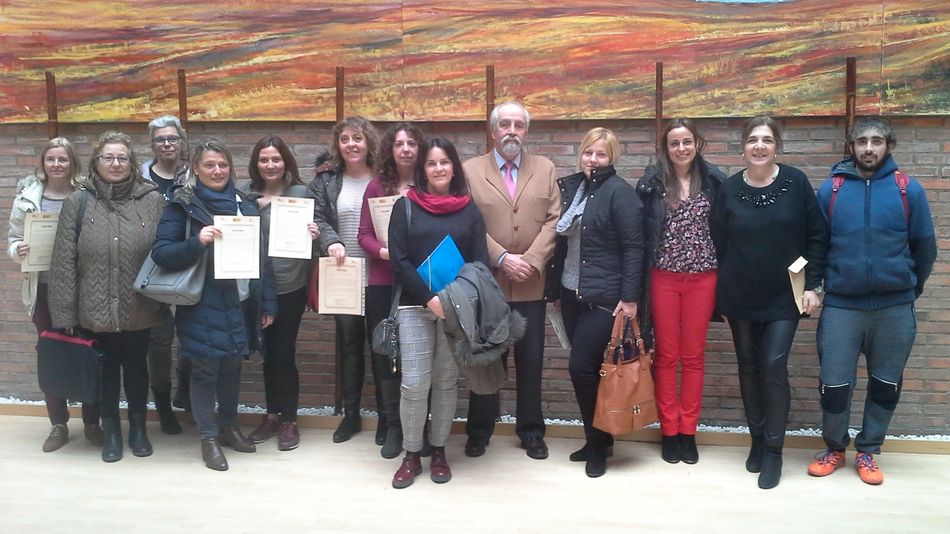 El gerente provincial, junto a los participantes.