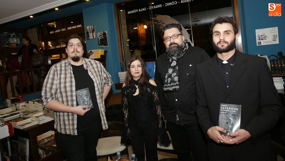 Los integrantes de la asociación, en Letras Corsarias. Fotos: Alberto Martín