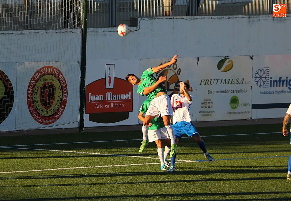 Imagen de Dimas en el partido de la primera vuelta ante el Rayo Majadahonda, autor del tanto del empate