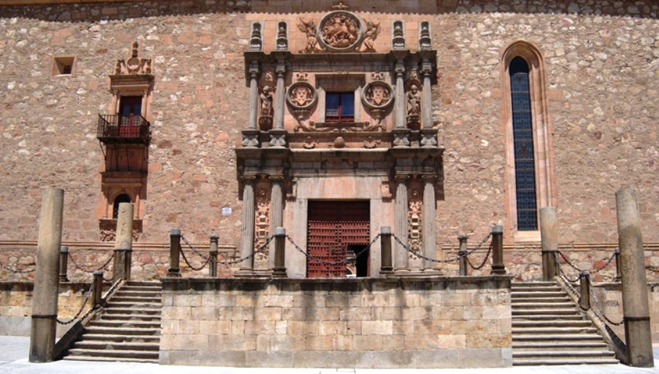 Fachada del Colegio Arzobispo Fonseca