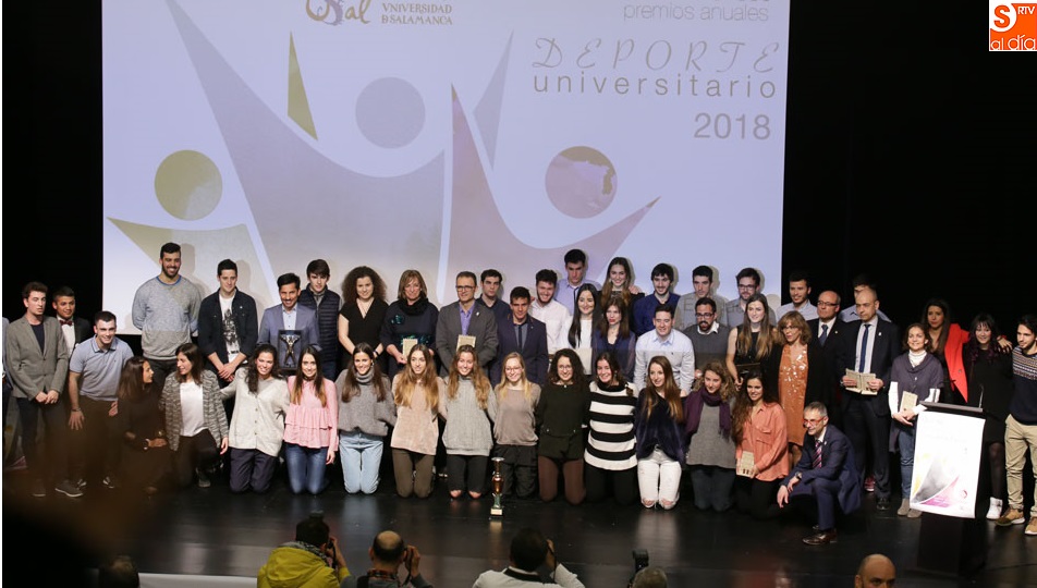 Foto de familia de los premiados. Fotos: Alberto Martín
