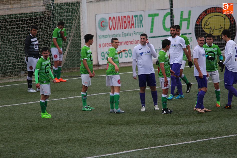El Municipal se convirtió en una balsa en el partido entre el Guijuelo B y el Ribert