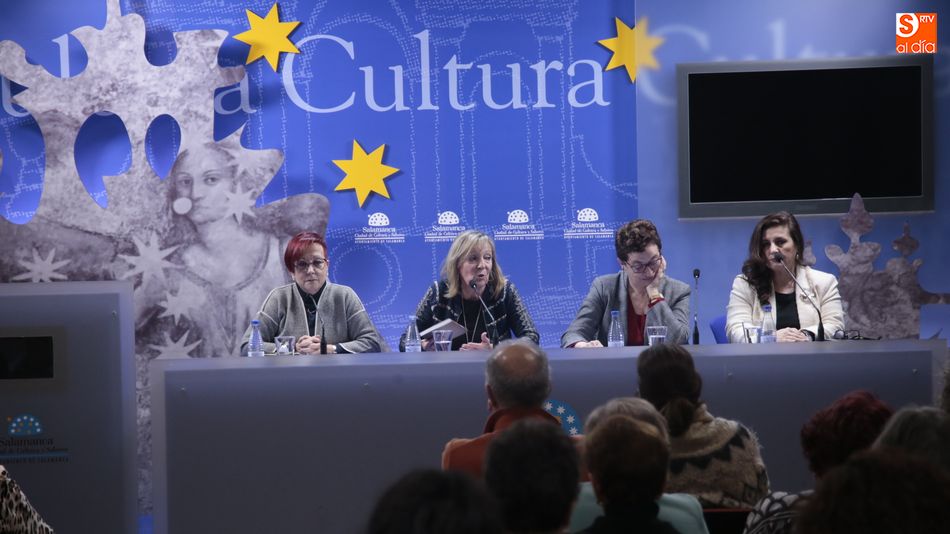 Presentación del libro Encajes rotos en el Liceo. Foto: Alejandro López