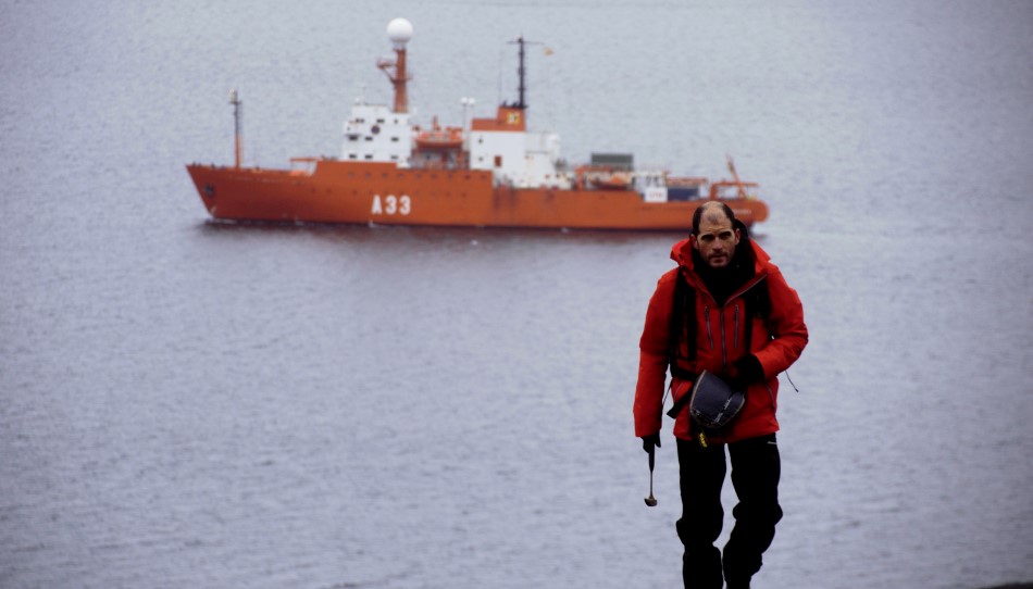 El científico de la USAL, Antonio Álvarez Valero, en la Antártida