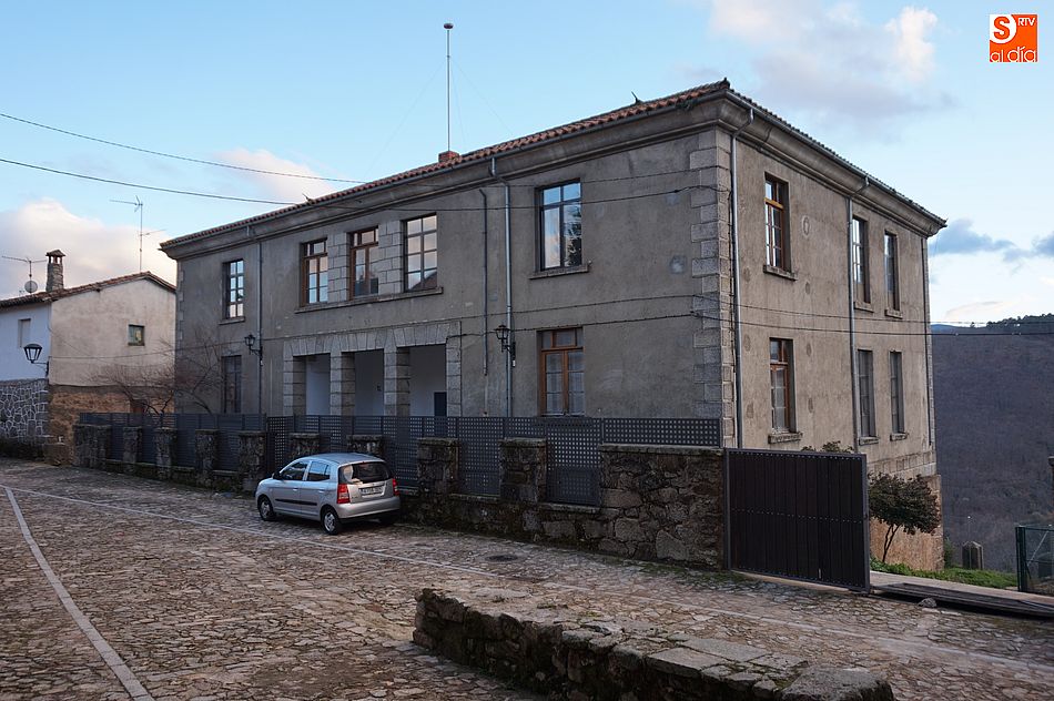 El colegio de San Martín del Castañar acogerá la charla sobre escuela rural el sábado 10 a mediodía