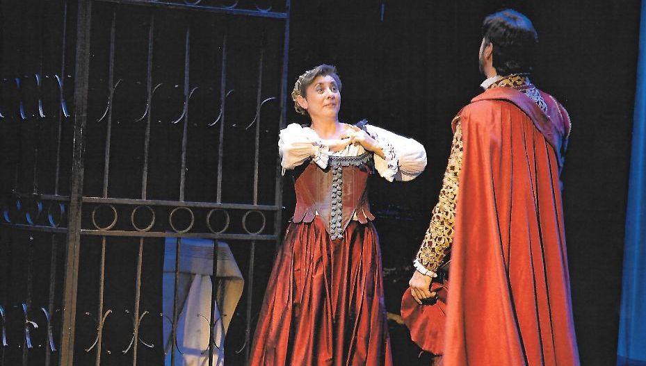 La Compañía Amigos del Teatro en una de sus representaciones anuales de Don Juan Tenorio. FOTO / AMIGOS DEL TEATRO DE VALLADOLID