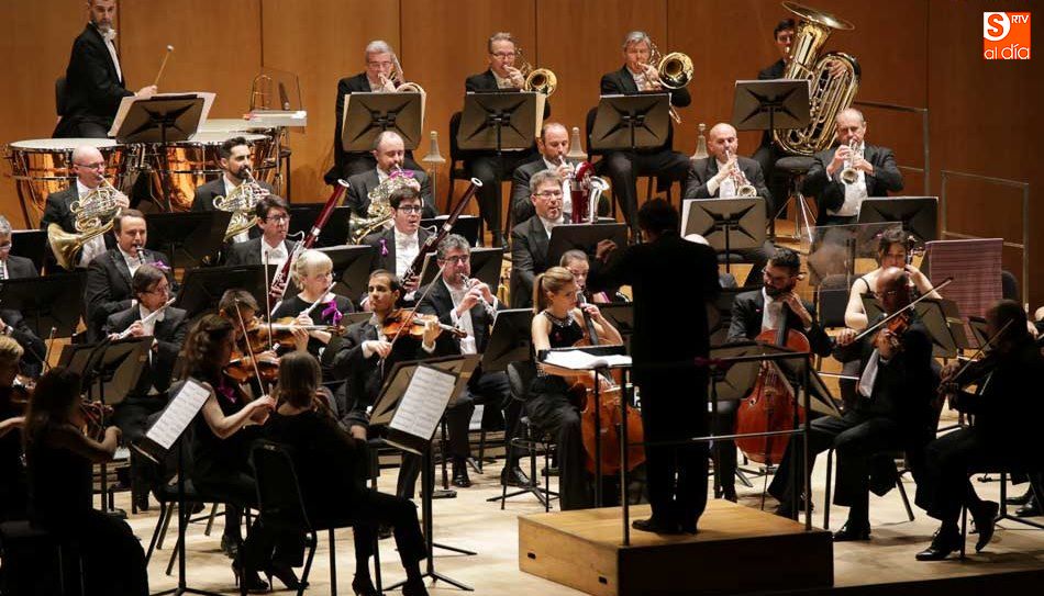 Orquesta Sinfónica de Castilla y León (OSCyL), bajo la batuta del director colombiano Alejandro Losada
