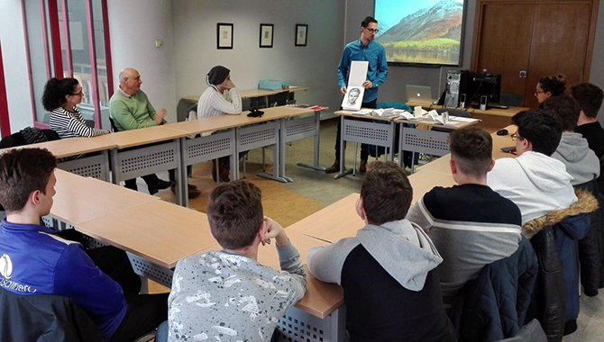 Raúl Allén ofrece dos originales masterclass a los alumnos del IES Peñaranda de Bracamonte y el...