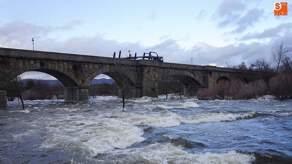 El río Tormes se encuentra este sábado en situación de alarma por el aumento del caudal  
