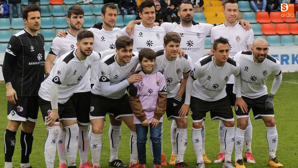 Once inicial del CF Salmantino UDS en su último partido liguero en el Helmántico. Foto: Alberto Martín