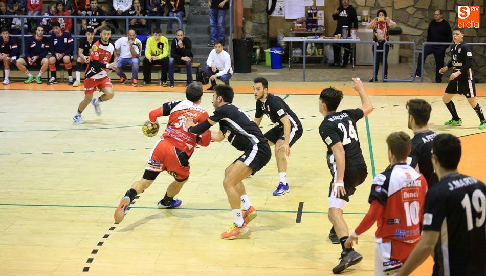 Una imagen del partido de ida disputado en el Río Tormes