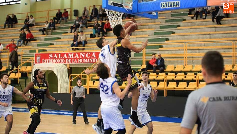 Un momento de un partido del CB Tormes