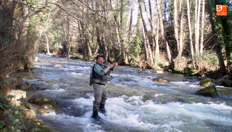 La nueva temporada comienza sin demasiada ilusión entre la mayoría de los pescadores, que ven cada año el deterioro paulatino de los ríos / JOSÉ IGNACIO SÁNCHEZ