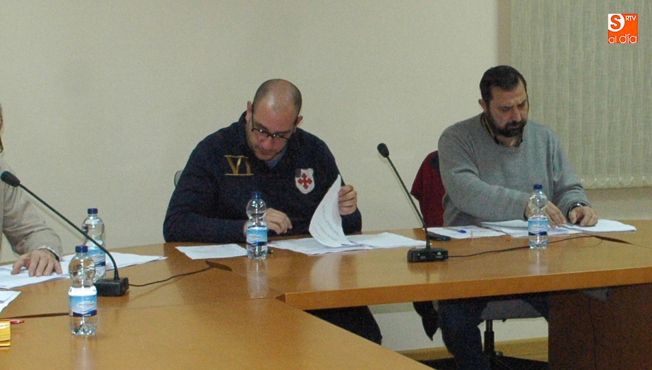 Sergio Barroso, en el centro, durante su etapa como alcalde de Villarino