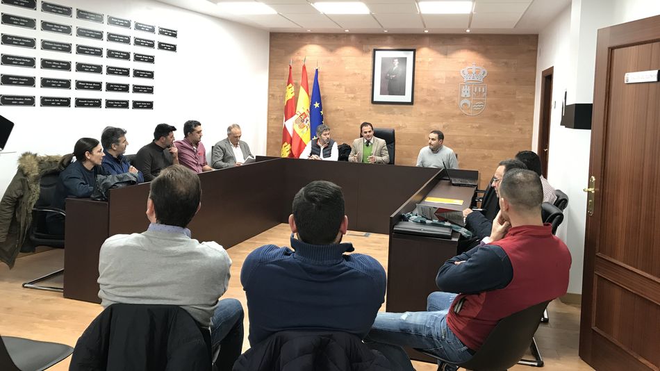 El Ayuntamiento acogió la primera asamblea de la nueva Asociación de Empresarios