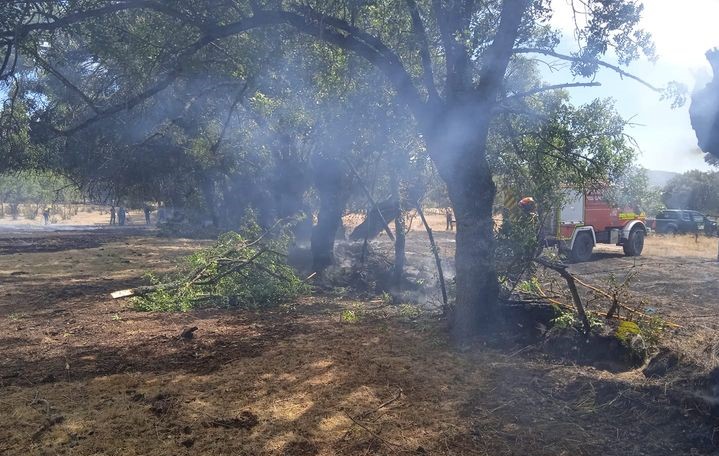 Incendio de Ledrada extinguido en la tarde de ayer - Bomberos de Guijuelo