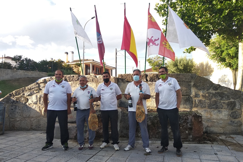 Campeones del Encuentro Nacional de Petanca celebrado en Valverdón
